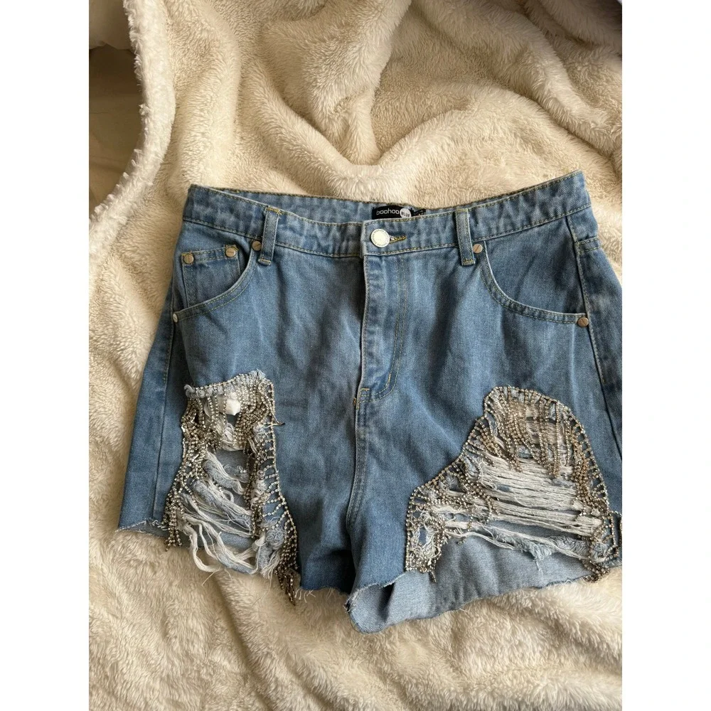 Boohoo Blue Women's Light Wash Rhinestone Distressed Denim Shorts Size US 10